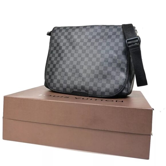 LOUIS VUITTON Daniel MM Shoulder Bag Damier Graphite Leather BK N58029 89FA587 - Picture 1 of 16